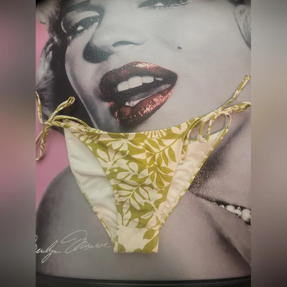 Green & Cream-Floral side Tie- Bikini Bottom - Picture 3 of 4